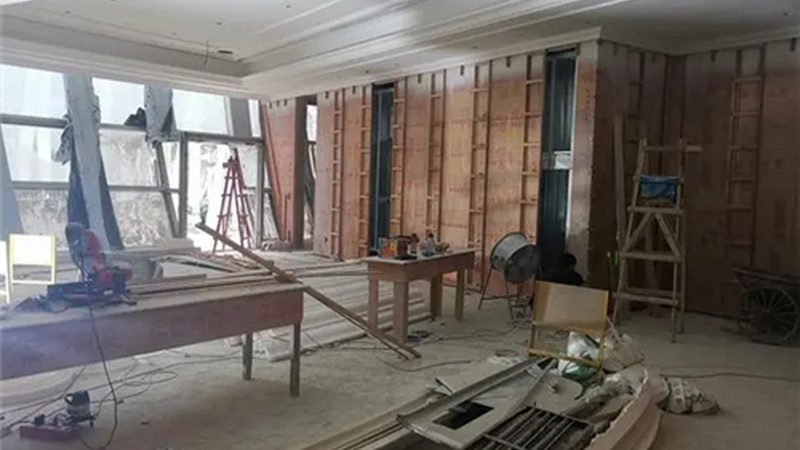 厂房装修隔断材料大揭秘：如何选择合适的材料？**